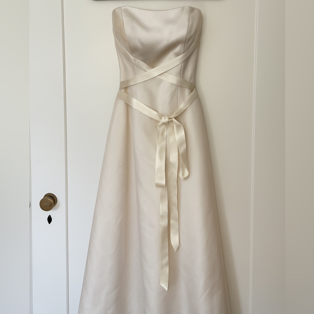 Authentic Vera Wang Wedding Bridal Gown Strapless Silk Bow